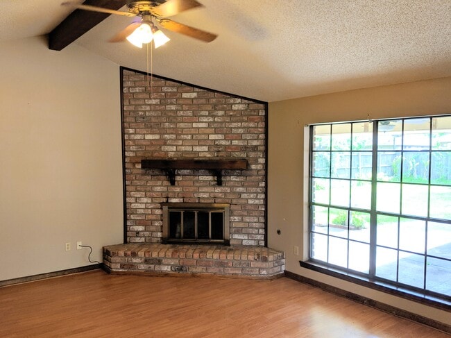 2610 Bernwood Dr in Baton Rouge, LA - Building Photo - Building Photo