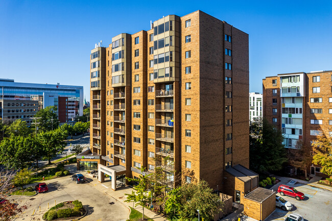 The Triangle Towers in Cleveland, OH - Foto de edificio - Building Photo