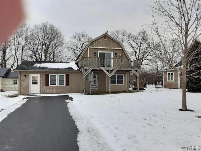 property at 2427 W Creek Rd