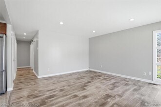 7435 Lathers St in Westland, MI - Building Photo - Building Photo