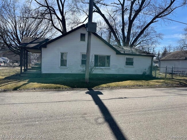 19997 Negaunee in Redford Township, MI - Building Photo - Building Photo