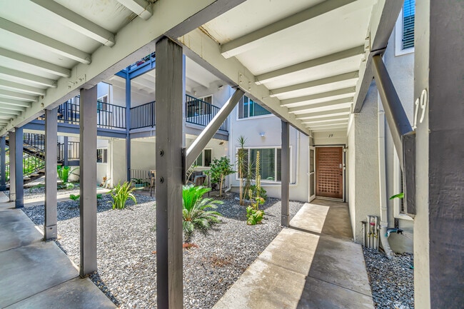 3606 Vista Rey, Unit 19 in Oceanside, CA - Building Photo - Building Photo