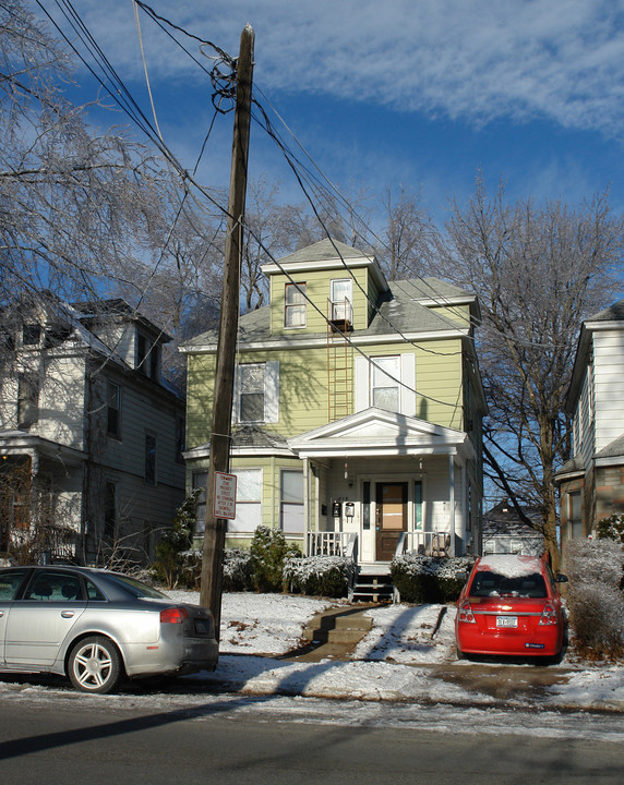 715 Mcclellan St in Schenectady, NY - Building Photo