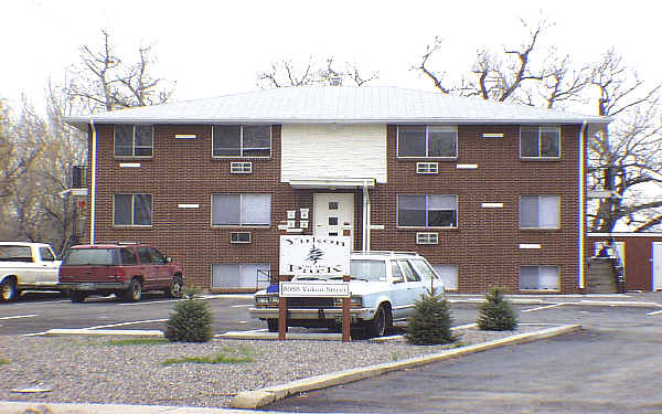 5955 Yukon St in Arvada, CO - Foto de edificio