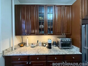 65 Park Dr, Unit 15 in Boston, MA - Foto de edificio - Building Photo