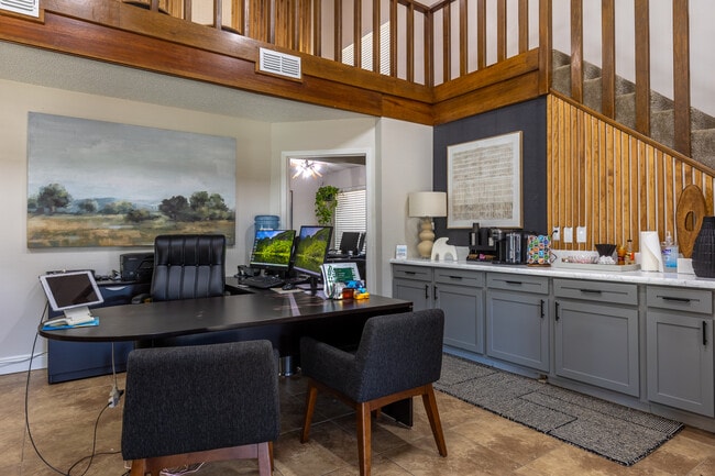 Country Crest Townhomes in Odessa, TX - Building Photo - Interior Photo