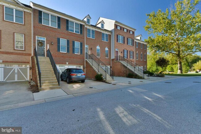property at 2119 Split Creek Ln