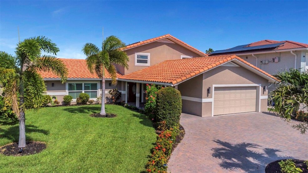 5145 Porpoise Pl in New Port Richey, FL - Building Photo