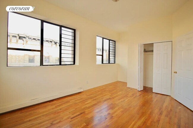 272 Willoughby Ave in Brooklyn, NY - Building Photo - Building Photo