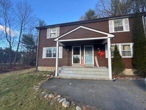 114 North St, Unit 114 North Street in Belchertown, MA - Building Photo - Building Photo