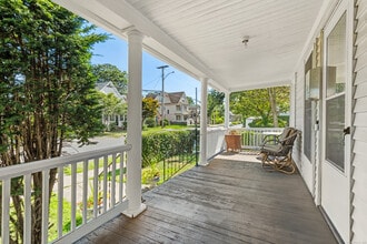 318 Suburban Ave in Fairfield, CT - Building Photo - Building Photo