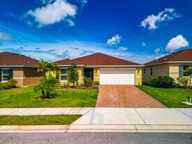 3558 74th Ave Cir E in Sarasota, FL - Building Photo