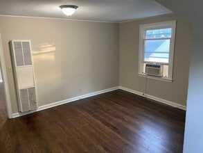 605 W Mechanic St in Harrisonville, MO - Building Photo - Building Photo