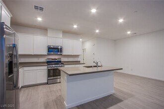 139 Aqua Cmns in Henderson, NV - Building Photo - Building Photo