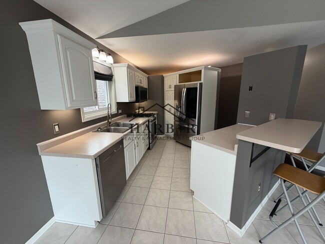 property at 118 N River Ct NE