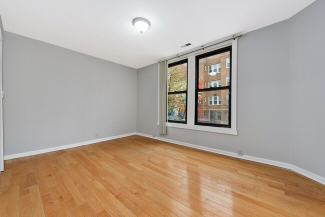 2606 W Le Moyne St in Chicago, IL - Building Photo - Building Photo