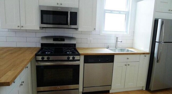 143 Nelson Ave in Jersey City, NJ - Building Photo - Building Photo