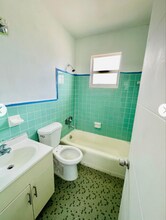 1490 NW 43rd St in Miami, FL - Building Photo - Building Photo