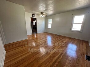 206 E Myrtle Dr in Midwest City, OK - Building Photo - Building Photo