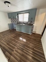 906 S 15th St in Goshen, IN - Building Photo