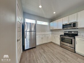 128 E Sycamore St in Fayetteville, AR - Building Photo - Building Photo