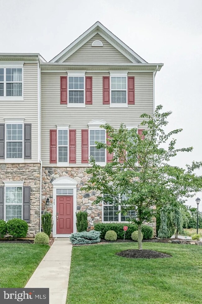 property at 465 Wistar Pl