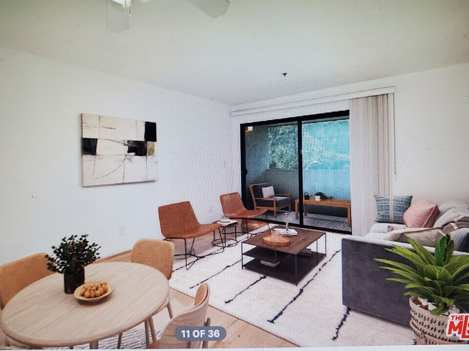 501 Palisades Dr in Los Angeles, CA - Building Photo