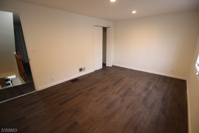 857 Westfield Ave in Rahway, NJ - Building Photo - Building Photo