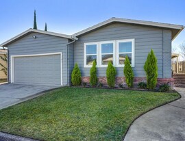 141 Kaseberg Dr in Roseville, CA - Building Photo