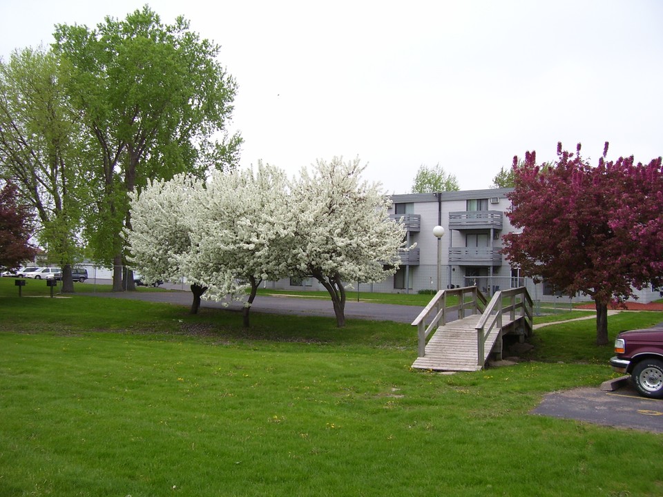 Brentwood Apartments in Sioux Falls, SD - Foto de edificio