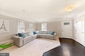 42586 Harlow Meadows Terrace in Sterling, VA - Building Photo - Building Photo