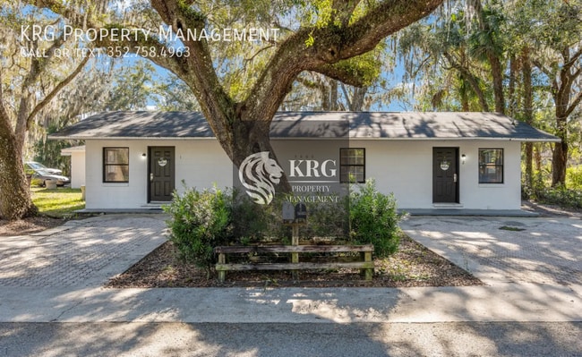 property at 5600 NE 32nd St