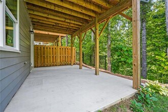 421 Retreat Ln in Canton, GA - Building Photo - Building Photo