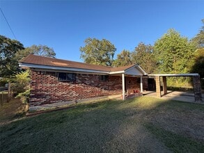 860 Bingman Dr in Beaumont, TX - Building Photo - Building Photo