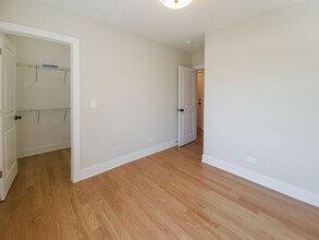 2020 W Montrose Ave, Unit 2C in Chicago, IL - Building Photo - Building Photo