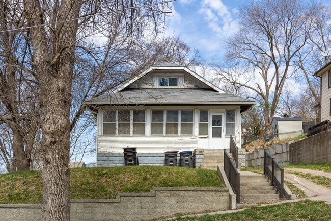 216 12th Ave in Council Bluffs, IA - Building Photo - Building Photo