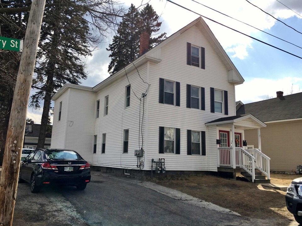 22 Ferry St in Manchester, NH - Building Photo