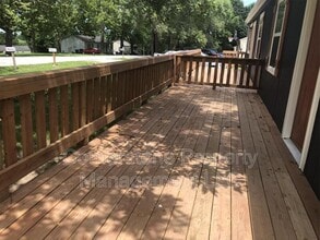 8285 Center Dr in De Soto, KS - Building Photo - Building Photo