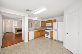 16310 Chandler Ridge Ln in Cypress, TX - Building Photo - Building Photo