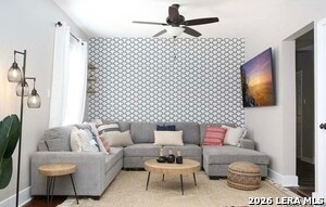 230 E Thompson Pl in San Antonio, TX - Building Photo - Building Photo