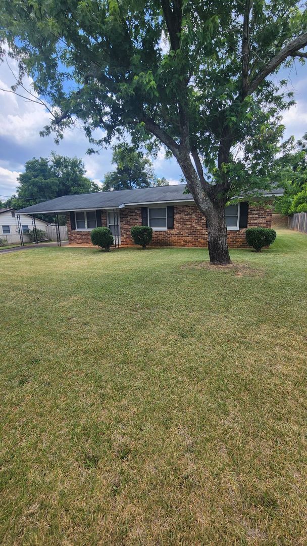 property at 114 Hillside Pl