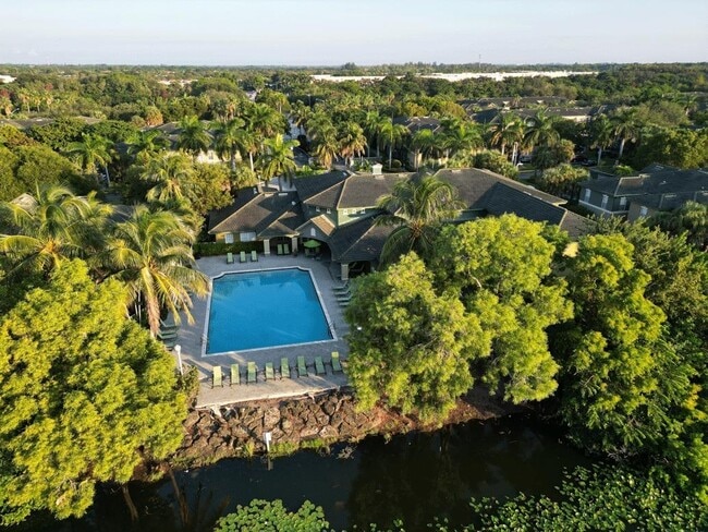 Quantum Lake Villas Apartments