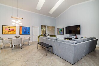 2102 Mahogany Pl in Palm Beach Gardens, FL - Building Photo - Building Photo