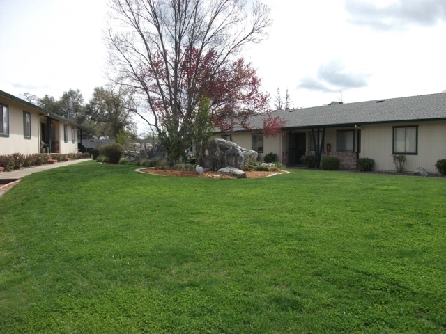 Hillcrest House Apartments in Sonora, CA - Building Photo - Building Photo