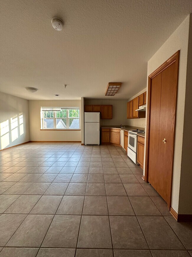 Silver Drive Apartments in Baraboo, WI - Foto de edificio - Building Photo