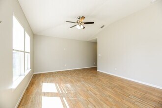 11751 Pleasant Creek Dr in Jacksonville, FL - Foto de edificio - Building Photo