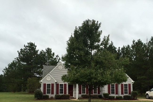 1553 Cedar Rock Church Rd in Easley, SC - Foto de edificio - Building Photo
