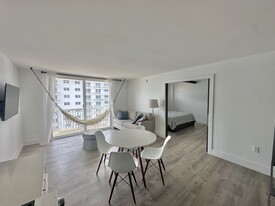 401 Ocean Dr, Unit #910 in Miami Beach, FL - Building Photo - Building Photo