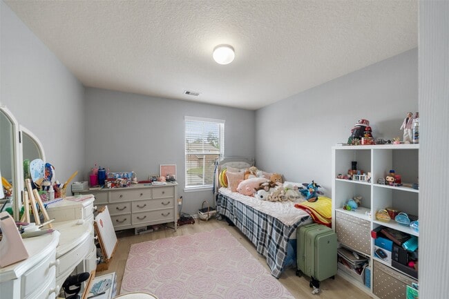 4142 Soaring Elm