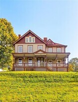 1166 North Ave, Unit 5 in Beacon, NY - Building Photo